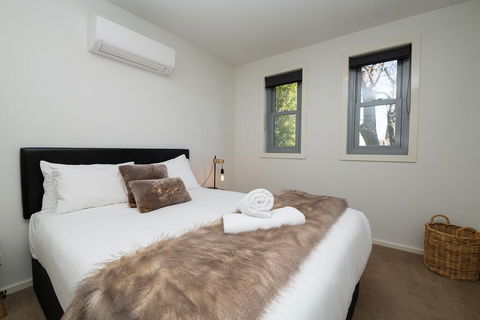 The Endsleigh -1 Bedroom Villa, Free Wifi, Near CBD - Accommodation Bookings 0