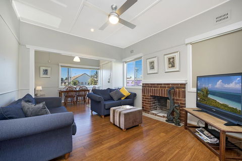 The Entrance North Lakeside Cottage - Accommodation Bookings 2