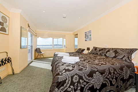 The Esplanade Kingston Beachfront - Accommodation Bookings 1