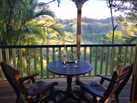 The Falls Montville - Accommodation Bookings 2