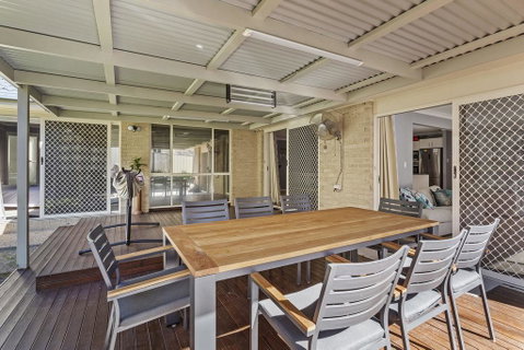 The Family Entertainer In The Heart Of Corlette! - Accommodation Bookings 3
