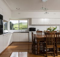 The Farm House - Accommodation Bookings
