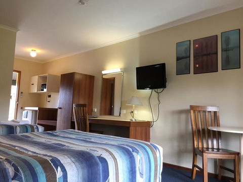 The Finley Palm Motor Inn - Accommodation Bookings 1