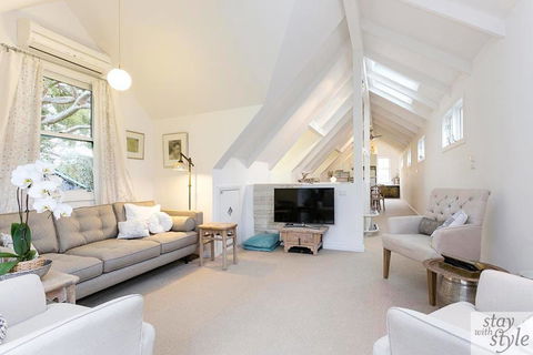 The Gatehouse - Light Filled Cottage In The Leafy Suburb Of Hawthorn - Accommodation Bookings 0