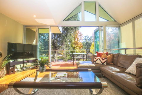 The Glass Pinnacle - Accommodation Bookings 0