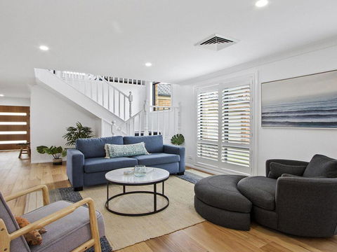 The Great White - Beach Living At Its Best - Accommodation Bookings 1