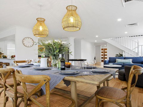 The Great White - Beach Living At Its Best - Accommodation Bookings 0