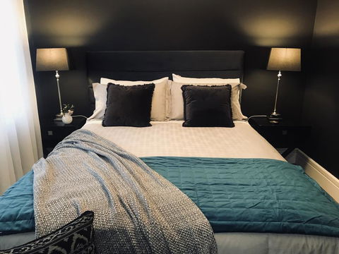 The Grove - Accommodation Bookings 1