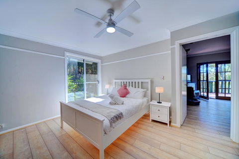 The Hillside Cottage - Accommodation Bookings 3