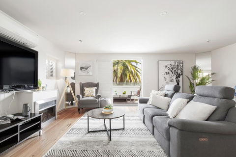 The Jetty Apartment By Ready Set Host - Accommodation Bookings 0