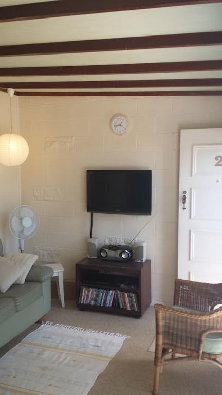 The Jetty Cabin Lakeside - Accommodation Bookings 2