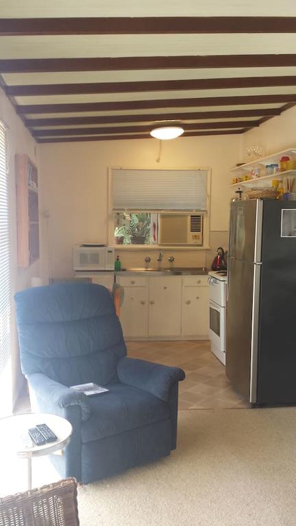 The Jetty Cabin Lakeside - Accommodation Bookings 3