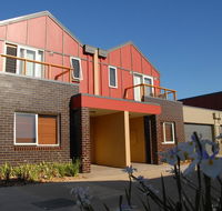 The Lakes Apartments
