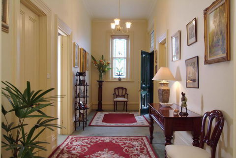 The Lodge Country House - Accommodation Bookings 2