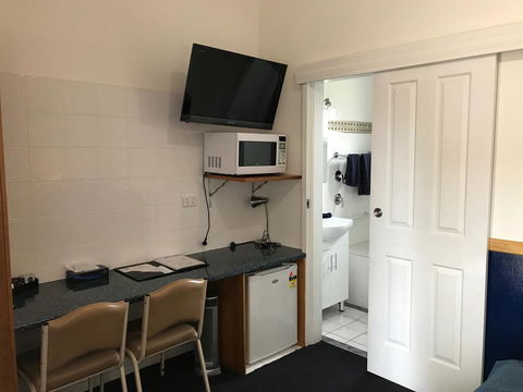 The Lodge Outback Motel - Accommodation Bookings 2