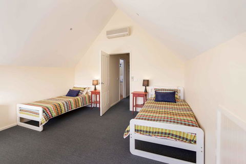 The Loft - Waterfront With Private Pool - Accommodation Bookings 1