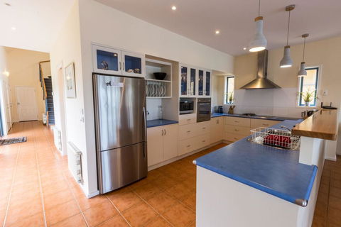 The Loft - Waterfront With Private Pool - Accommodation Bookings 3