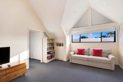 The Loft - Waterfront With Private Pool - Accommodation Bookings 2