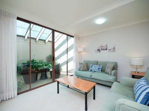 The Moorings, 5/4 Cromarty Road - Accommodation Bookings 2