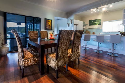 The Mountain View Retreat - Accommodation Bookings 3