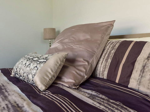The Noraville House - Large Family Home - Accommodation Bookings 2