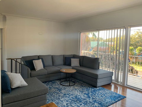 The Norburn', 3 Norburn Avenue - Aircon, Boat Parking, Close To Water & Clubs - Accommodation Bookings 2