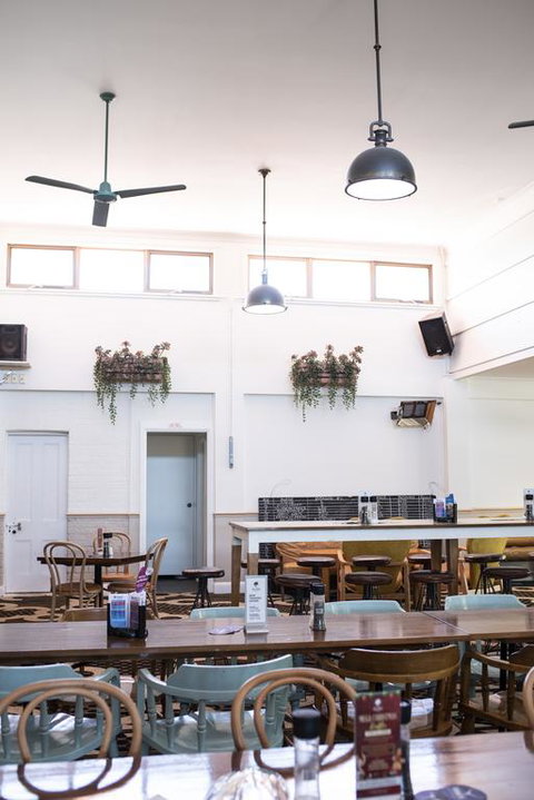 The Oaks Hotel - Accommodation Bookings 3