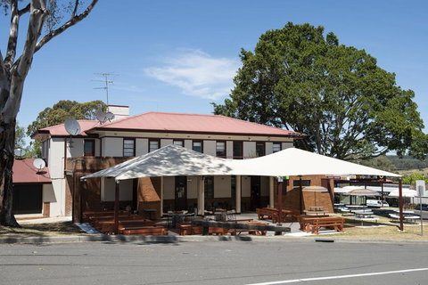 The Oaks Hotel - Accommodation Bookings 0