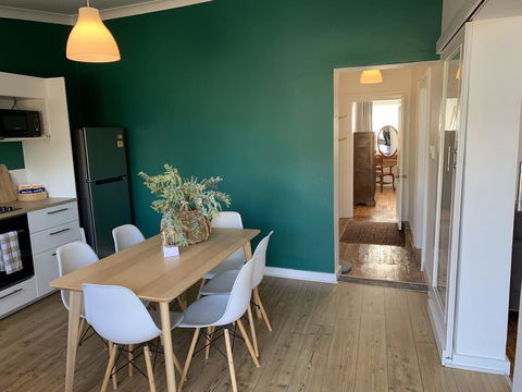 The Old Bakery Guesthouse, Harden - Accommodation Bookings 1