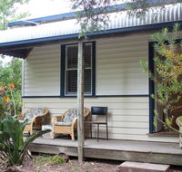 The Old Cottage  Cowes - Accommodation Bookings