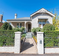 The Pearl on Prince  Stylish Cottage CBD Wifi - Accommodation Bookings