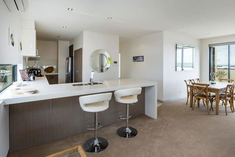 THE PENTHOUSE - MORNINGTON - Accommodation Bookings 1