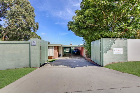 The Point - Accommodation Bookings 2