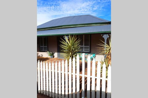 The Pool House - Accommodation Bookings 1