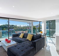 The Princess of Bulimba - Executive 3BR Bulimba Apartment with Large Balcony Next to Oxford St - Accommodation Bookings