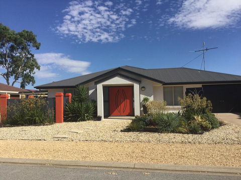 The Red Door - Accommodation Bookings 0
