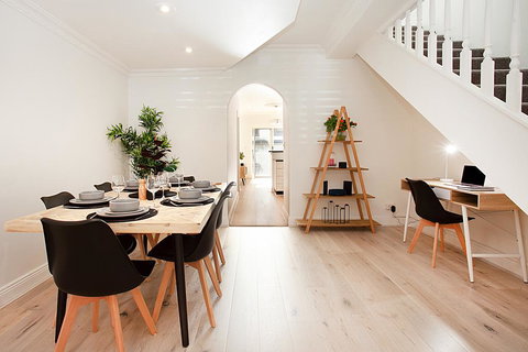 THE RENWICK - Hosted By: L'Abode Accommodation - Accommodation Bookings 3