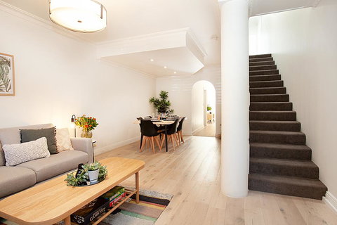 THE RENWICK - Hosted By: L'Abode Accommodation - Accommodation Bookings 1