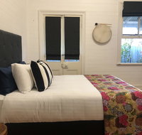 The Residence Stylish Comfort with Fireplace - Accommodation Bookings