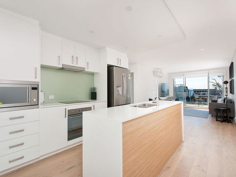 The Shoal Apartments, Unit 304/4-8 Bullecourt Street - Accommodation Bookings 1