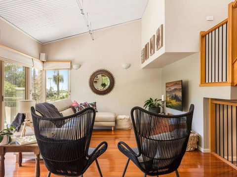 The Stanwell Beach Glass House - Beach & Pool - Accommodation Bookings 1