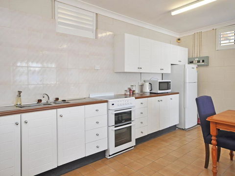 The Studio On The Lake @ Fishing Point, Lake Macquarie - Honestly Put The Line In And Catch Fish - Accommodation Bookings 3