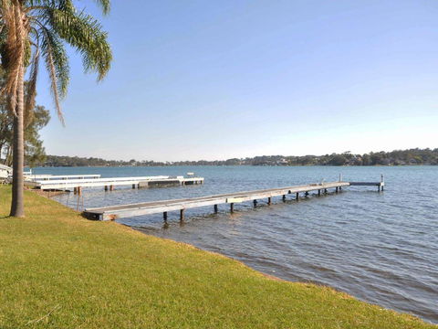 The Studio On The Lake @ Fishing Point, Lake Macquarie - Honestly Put The Line In And Catch Fish - Accommodation Bookings 0