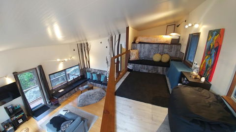 The Tree House - Accommodation Bookings 2