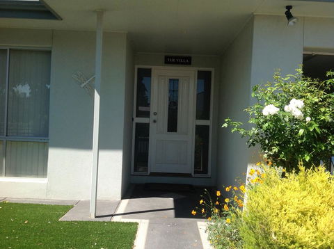 The Villa Kyabram - Accommodation Bookings 1