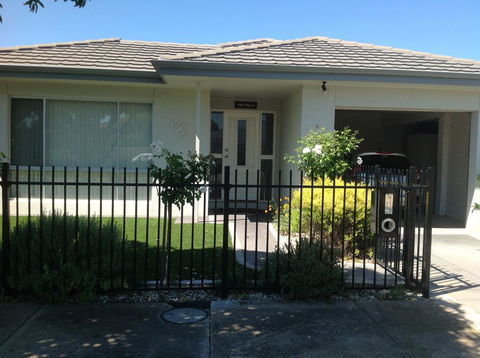 The Villa Kyabram - Accommodation Bookings 0