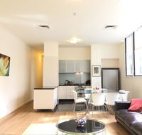 The Walkup Luxury Central 3BD ApartmentGymPool
