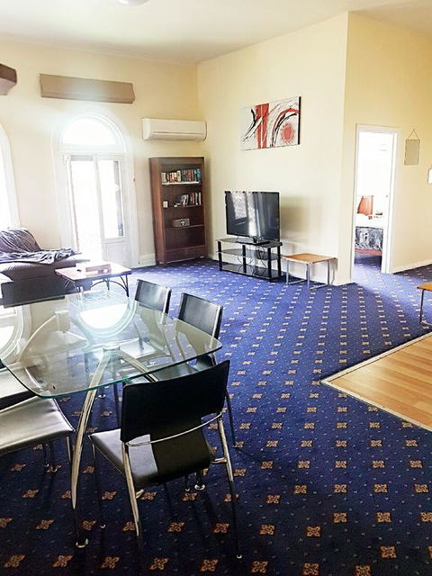 The Wharf Hotel - Accommodation Bookings 3