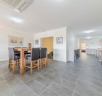 Thompson Ave Apartments - Accommodation Bookings