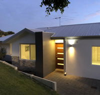 Three Bedroom Two Bathroom Family Home - Accommodation Bookings